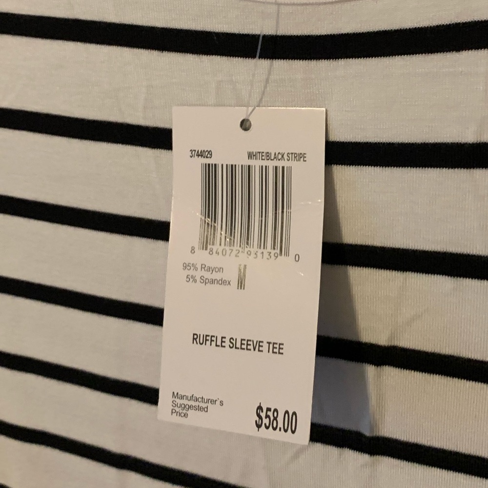 NEW Medium. B/W, soft, slinky ruffled sleeved T! - Picture 12 of 12